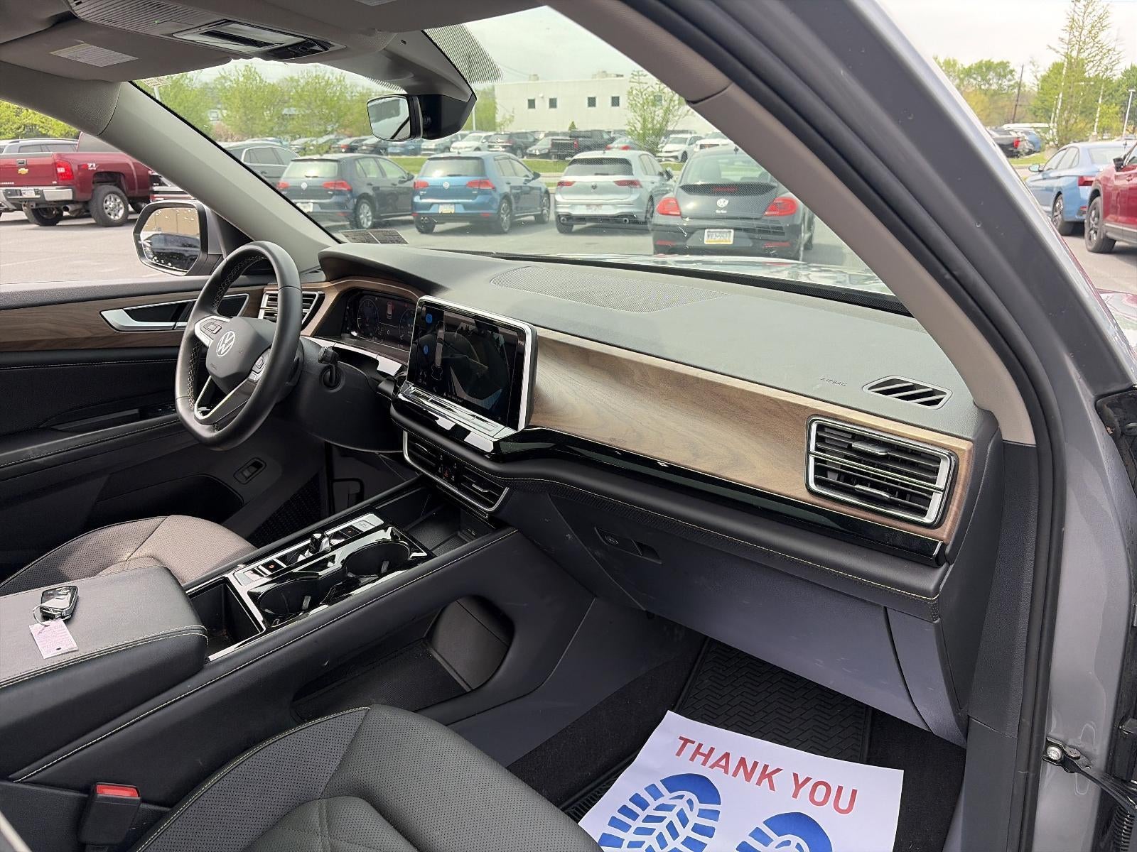 2024 Volkswagen Atlas 2.0T SE w/Technology 4MOTION