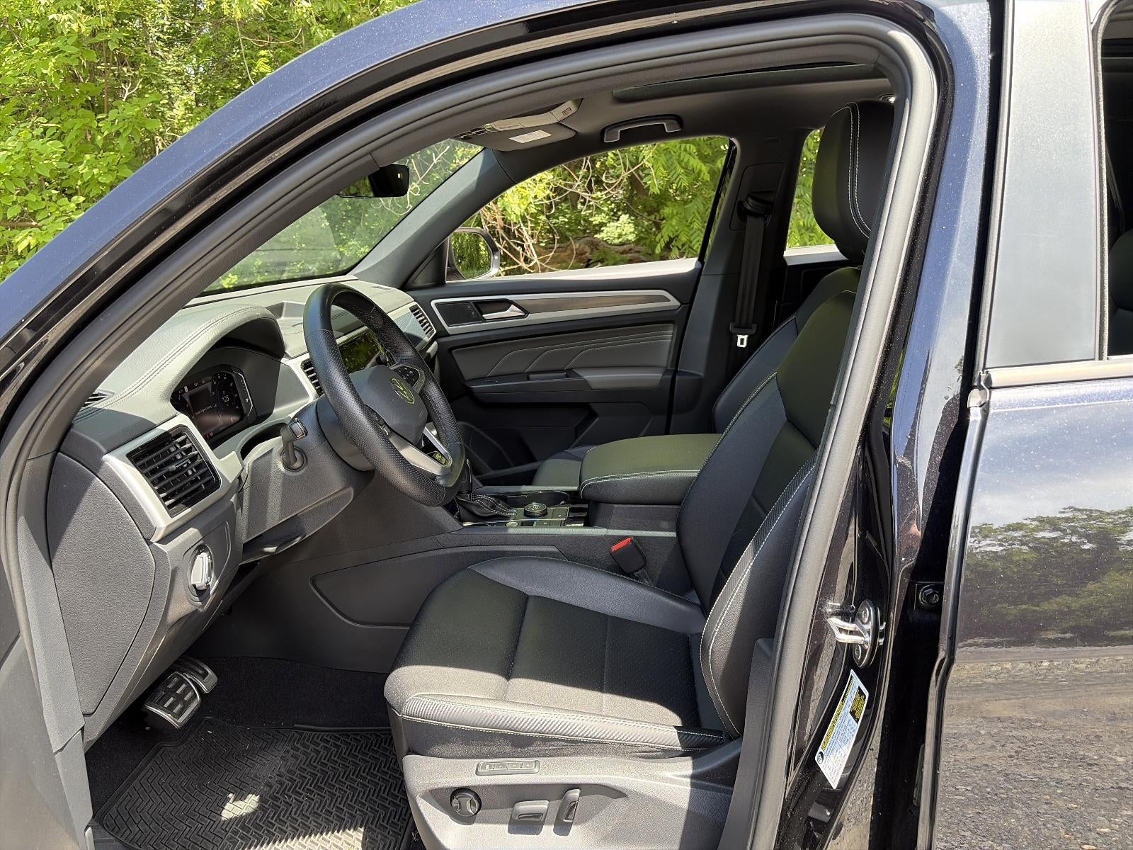 2023 Volkswagen Atlas Cross Sport 3.6L V6 SEL R-Line Black 4MOTION