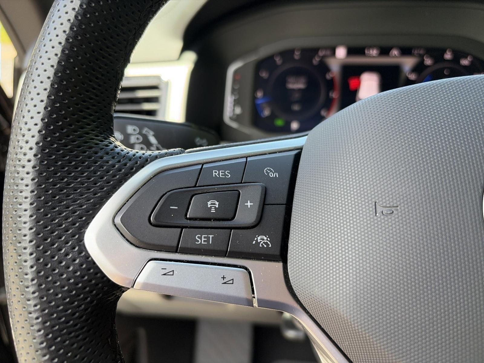 2023 Volkswagen Atlas Cross Sport 3.6L V6 SEL R-Line Black 4MOTION