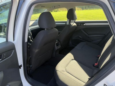 2012 Volkswagen Passat 4dr Sdn 2.5L Auto S PZEV