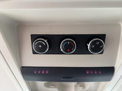 2014 Volkswagen Routan 4dr Wgn SE w/RSE & Navigation