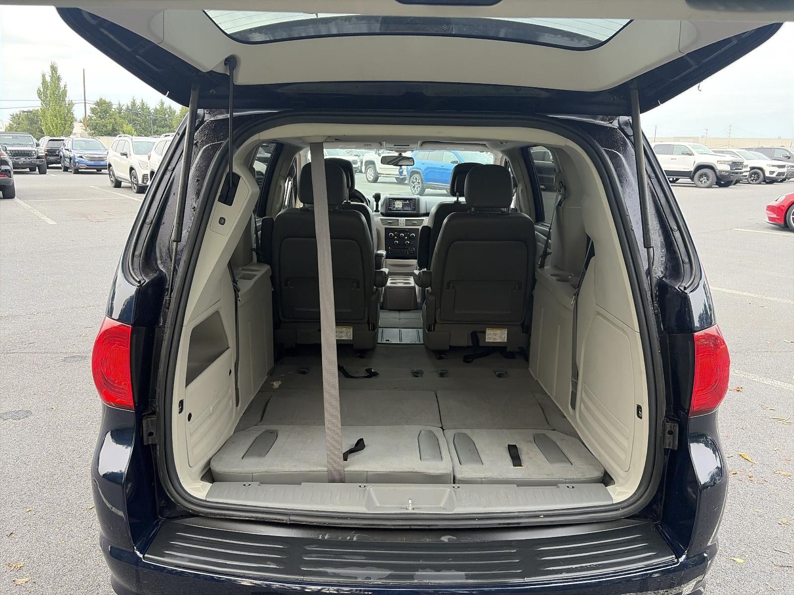 2014 Volkswagen Routan 4dr Wgn SE w/RSE & Navigation