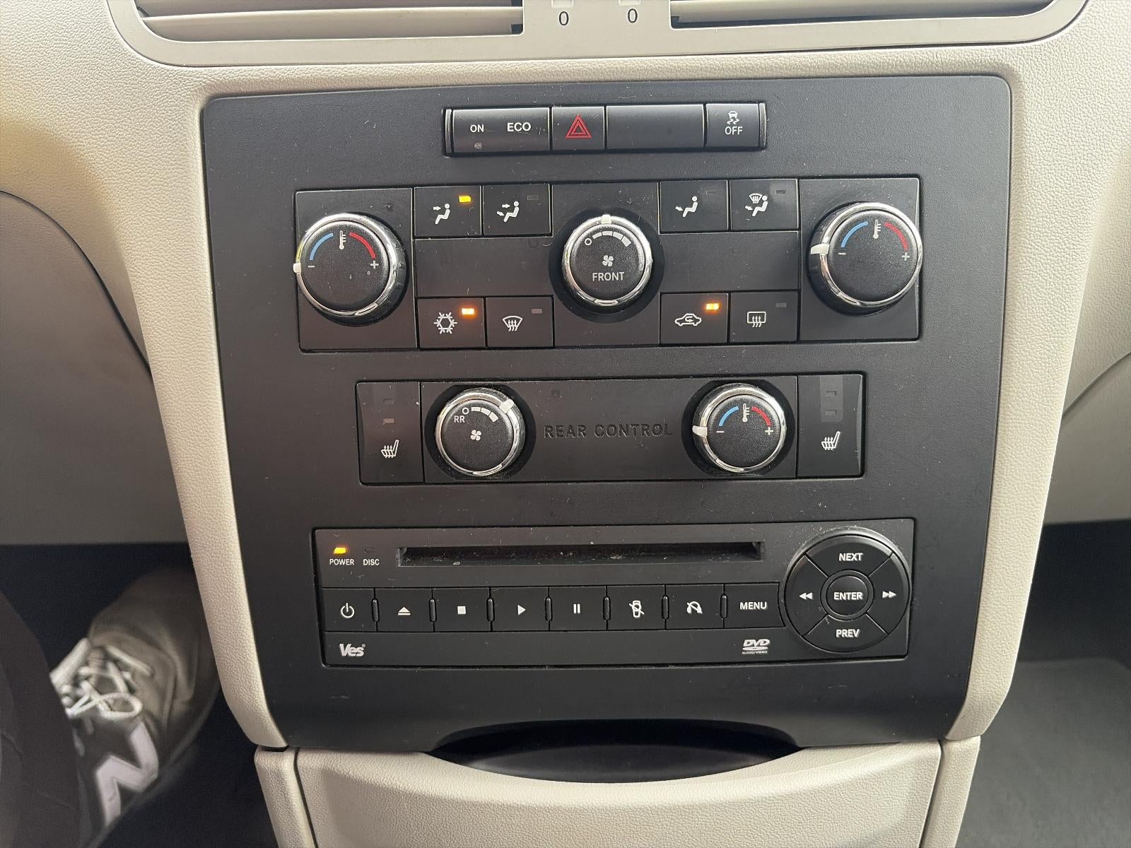 2014 Volkswagen Routan 4dr Wgn SE w/RSE & Navigation
