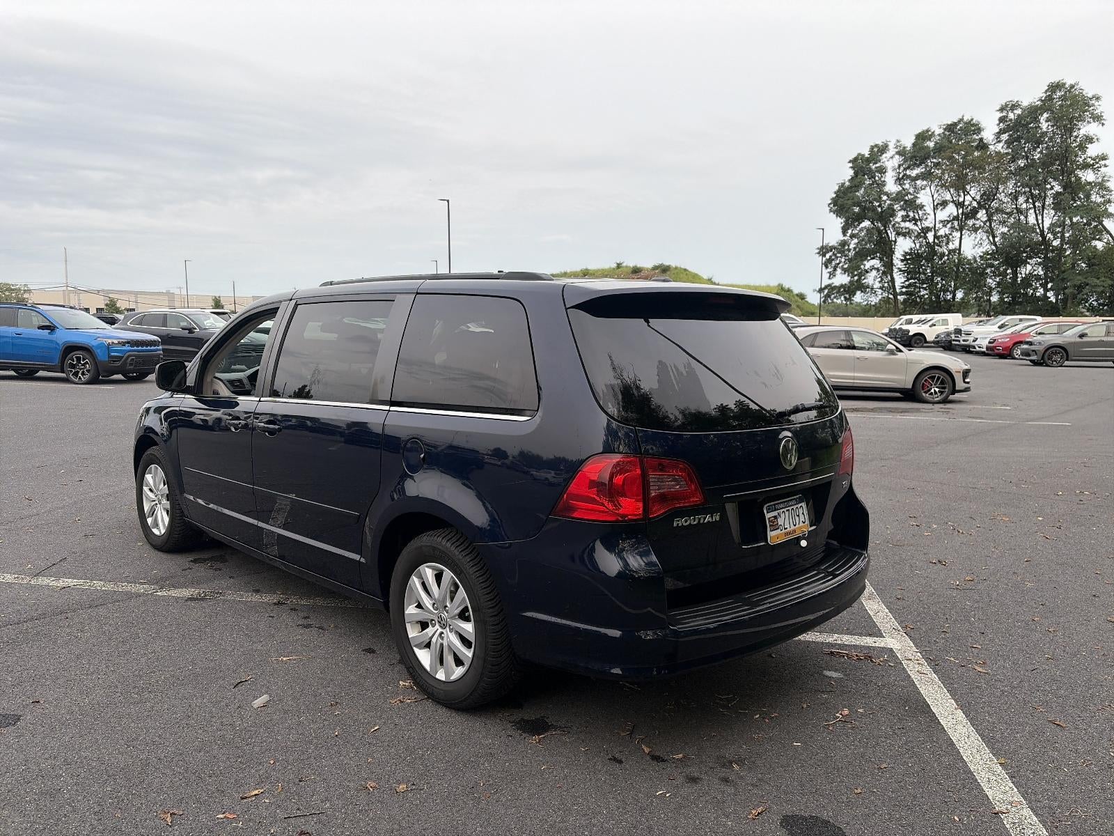 2014 Volkswagen Routan 4dr Wgn SE w/RSE & Navigation