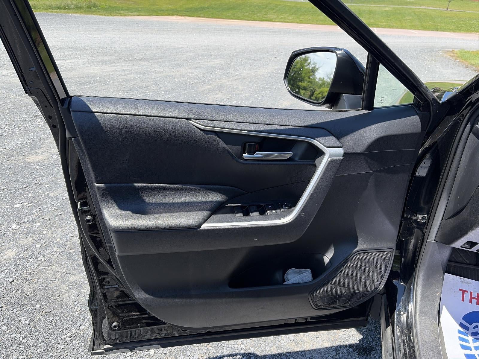 2021 Toyota RAV4 Hybrid XLE AWD (Natl)