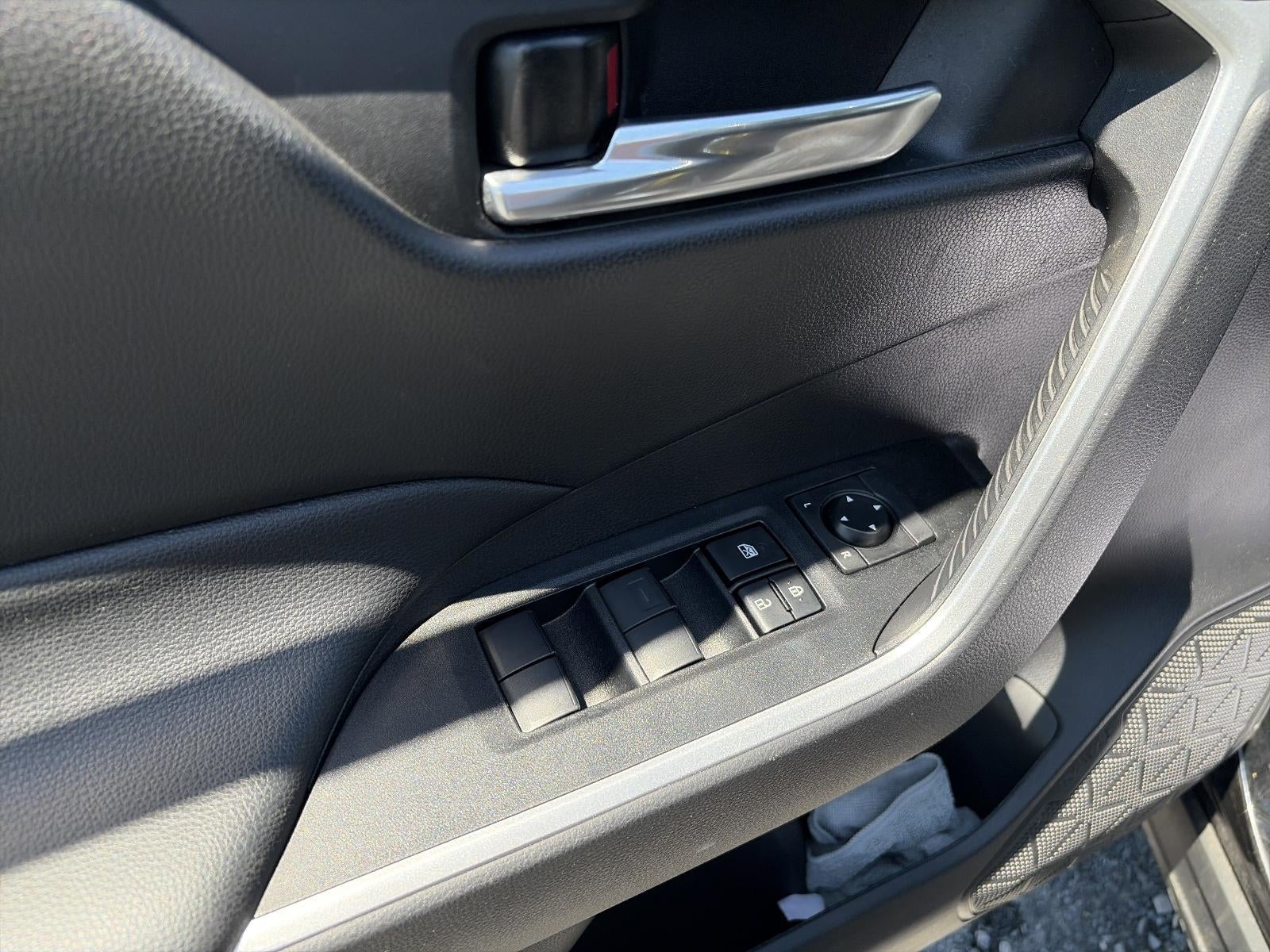 2021 Toyota RAV4 Hybrid XLE AWD (Natl)