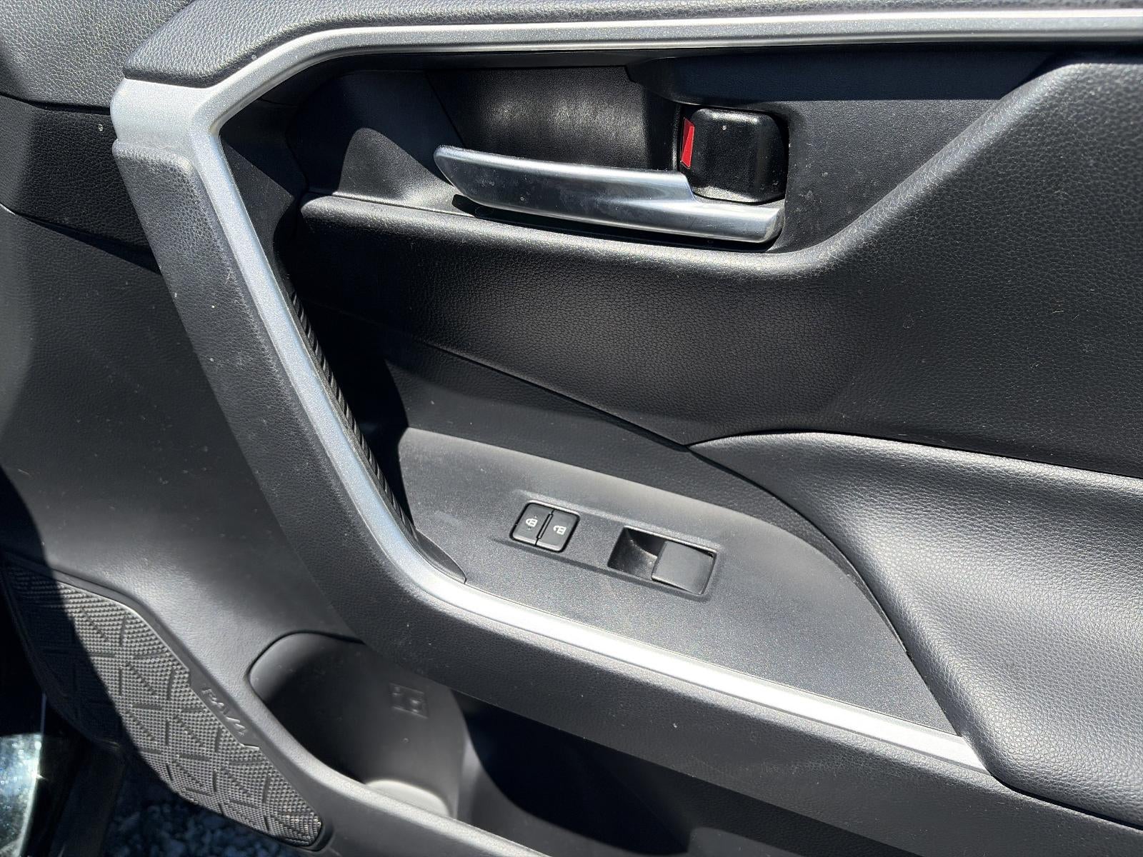 2021 Toyota RAV4 Hybrid XLE AWD (Natl)