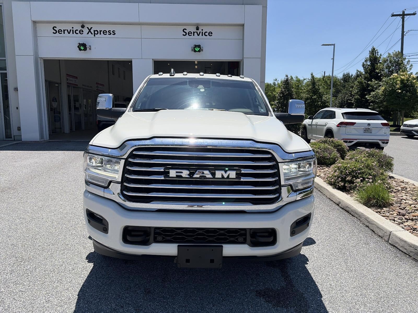 2023 RAM 3500 Longhorn 4x4 Crew Cab 8' Box