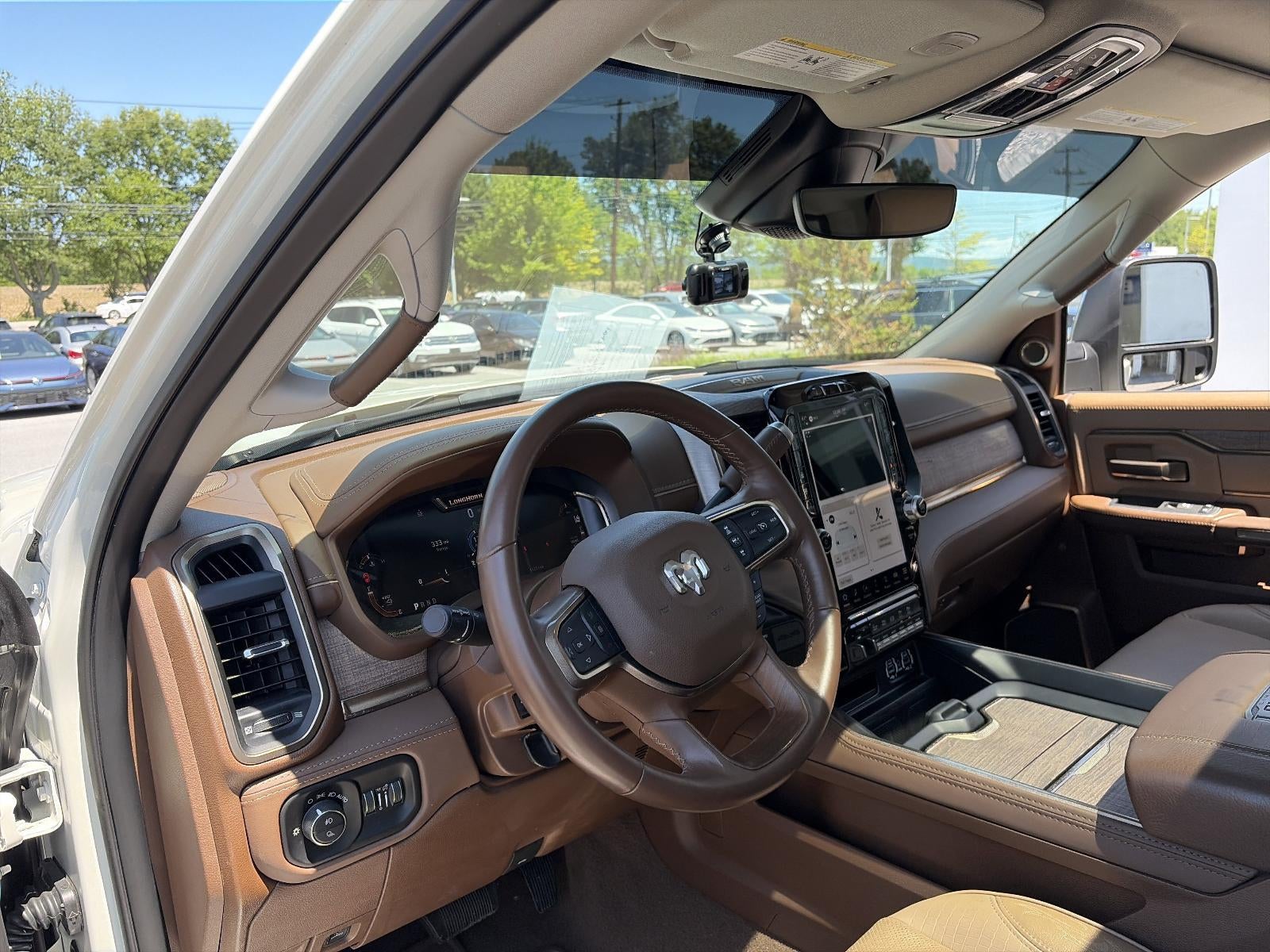 2023 RAM 3500 Longhorn 4x4 Crew Cab 8' Box