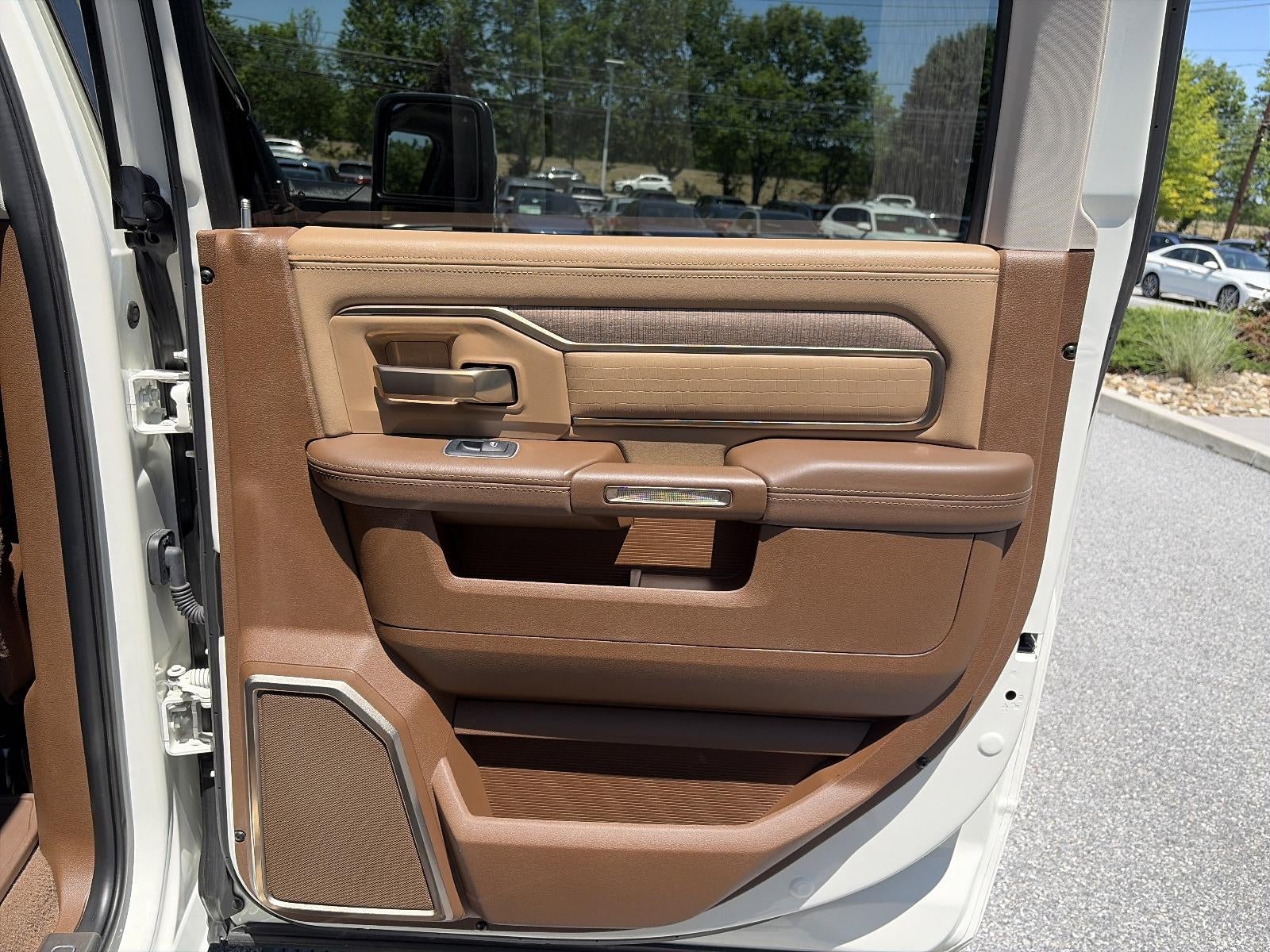 2023 RAM 3500 Longhorn 4x4 Crew Cab 8' Box