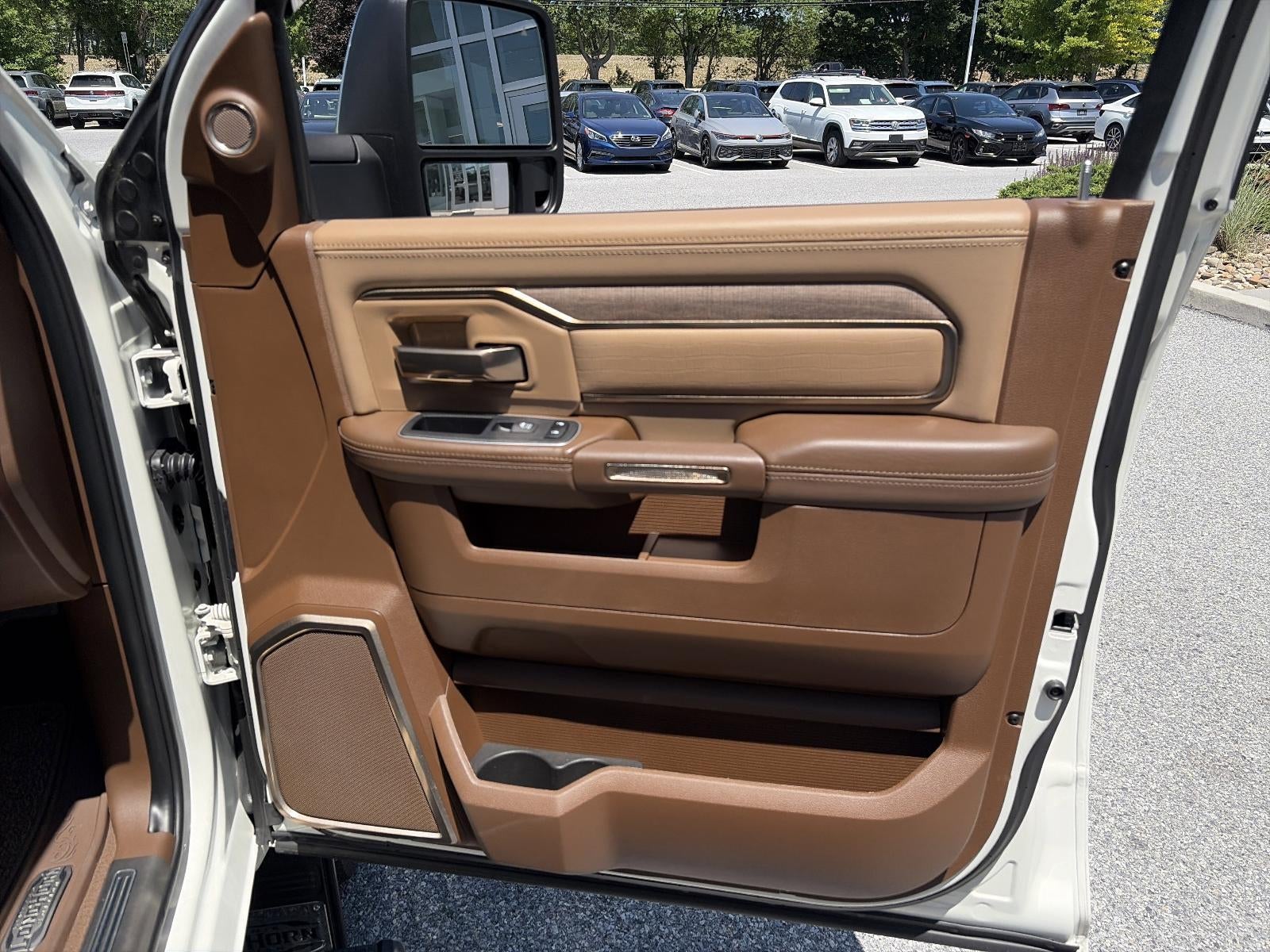 2023 RAM 3500 Longhorn 4x4 Crew Cab 8' Box