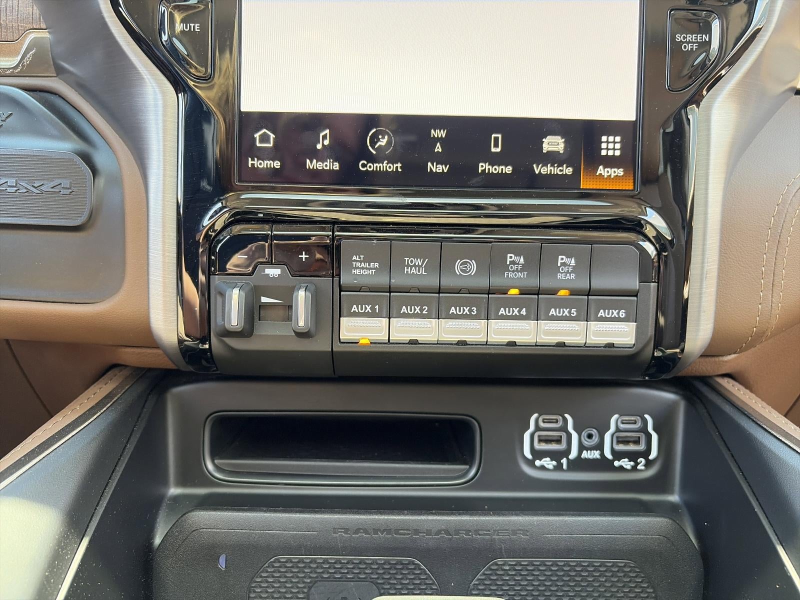 2023 RAM 3500 Longhorn 4x4 Crew Cab 8' Box