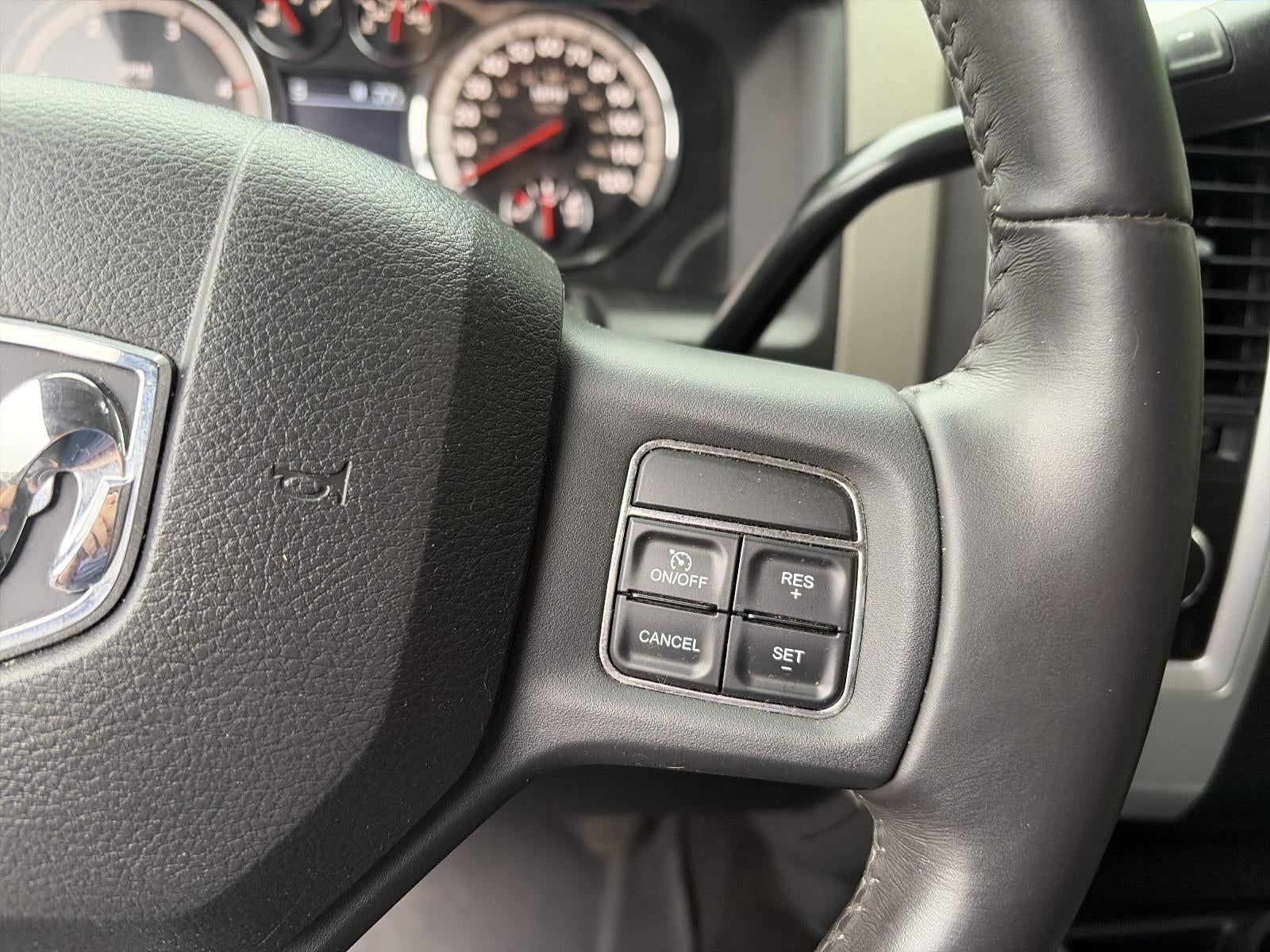 2012 RAM 2500 4WD Crew Cab 6.4 Ft Box Big Horn