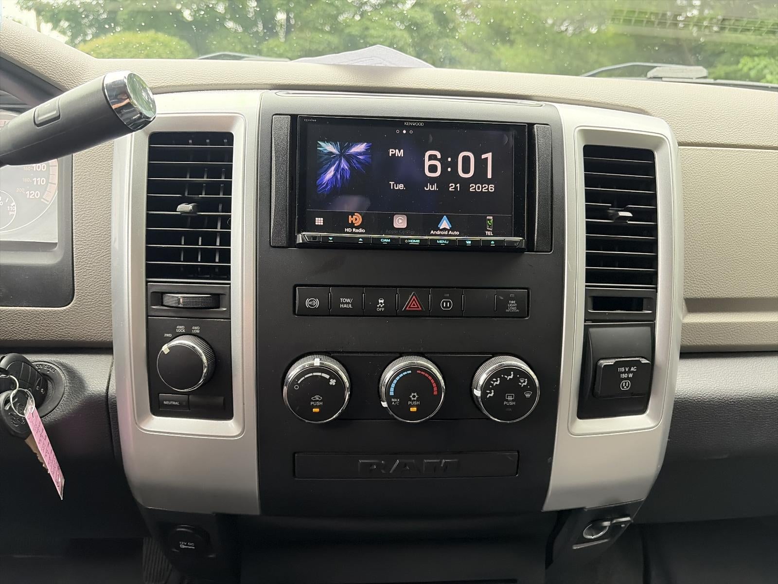 2012 RAM 2500 4WD Crew Cab 6.4 Ft Box Big Horn