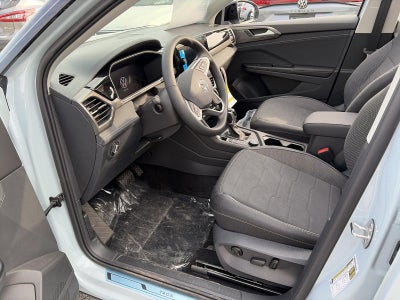 2026 Volkswagen Taos SE Black 4MOTION