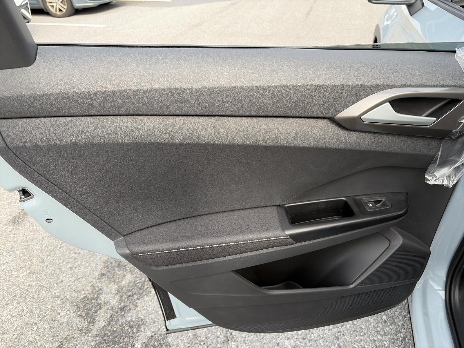 2026 Volkswagen Taos SE Black 4MOTION