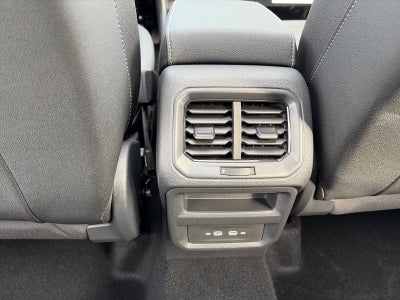 2026 Volkswagen Taos SE Black 4MOTION