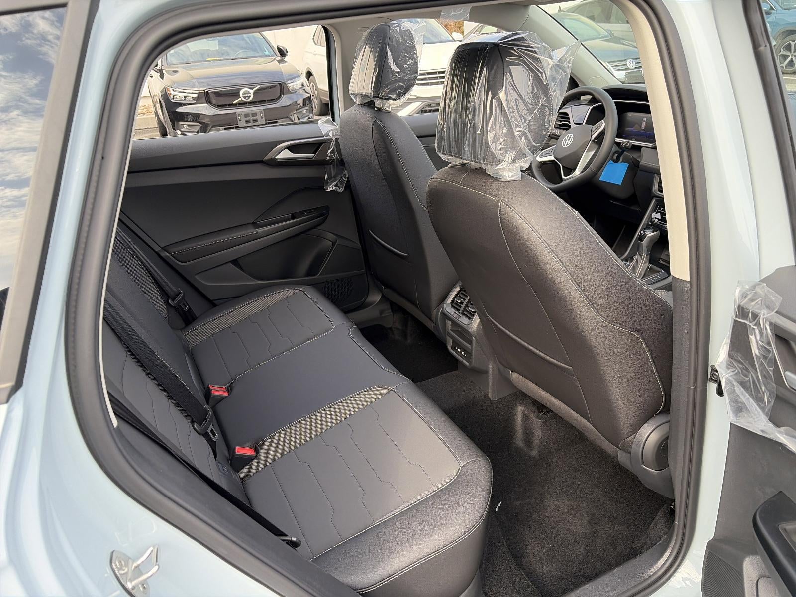 2026 Volkswagen Taos SE Black 4MOTION