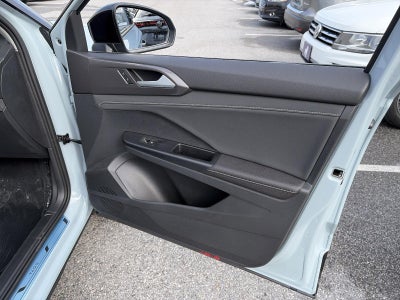 2026 Volkswagen Taos SE Black 4MOTION