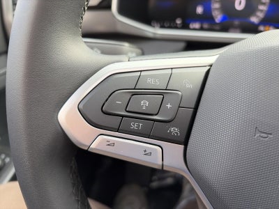 2026 Volkswagen Taos SE Black 4MOTION