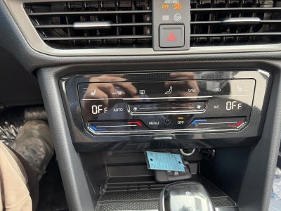 2026 Volkswagen Taos SE Black 4MOTION