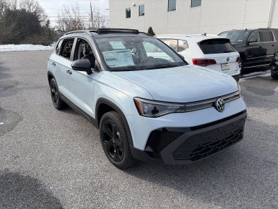 2026 Volkswagen Taos SE Black 4MOTION