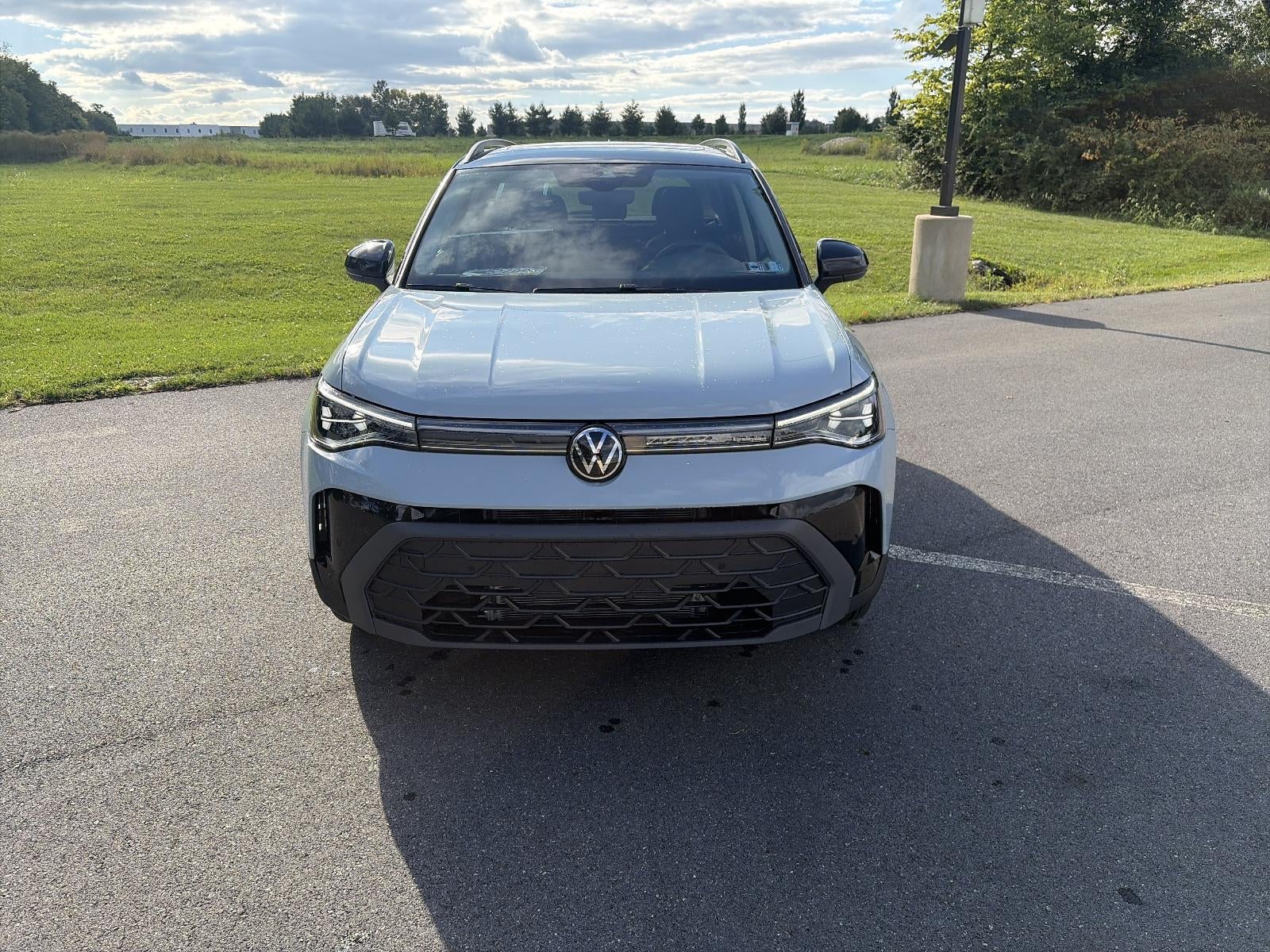 2027 Volkswagen Taos SE Black 4MOTION