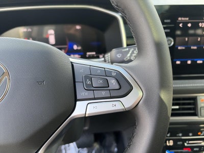 2027 Volkswagen Taos SE Black 4MOTION