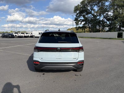 2027 Volkswagen Taos SE Black 4MOTION