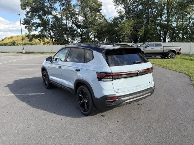 2027 Volkswagen Taos SE Black 4MOTION