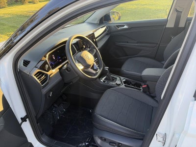 2027 Volkswagen Taos SE Black 4MOTION
