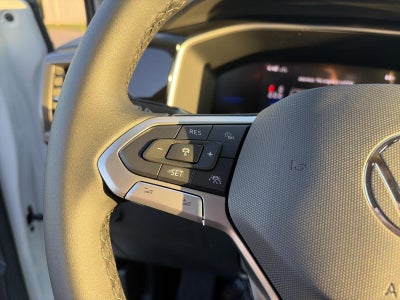 2027 Volkswagen Taos SE Black 4MOTION