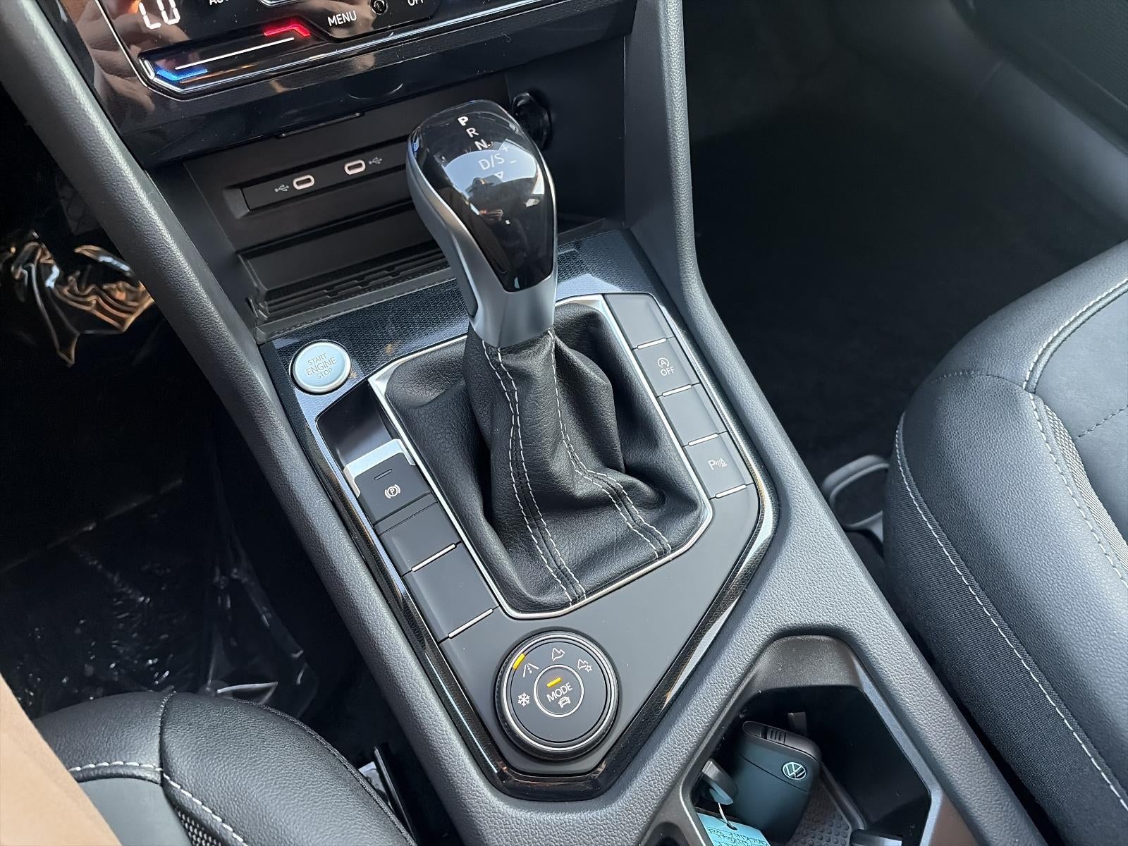 2027 Volkswagen Taos SE Black 4MOTION