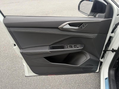 2027 Volkswagen Taos SE Black FWD