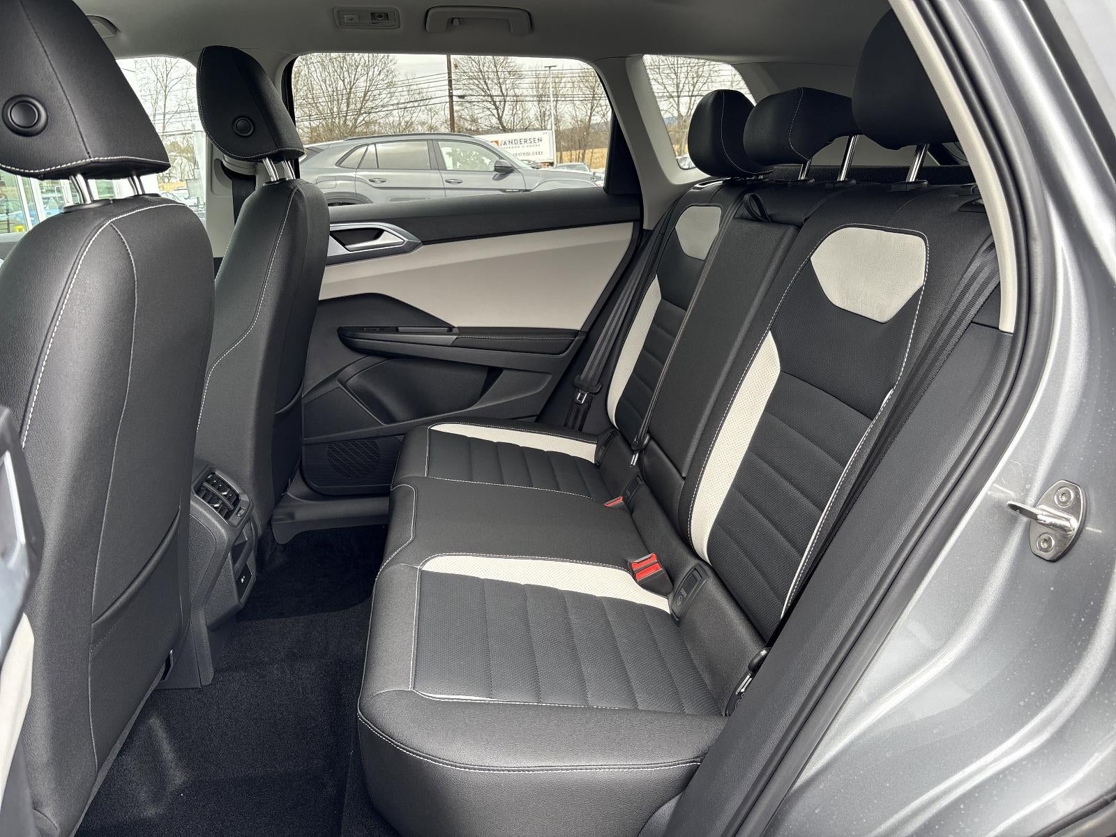 2025 Volkswagen Taos SEL 4MOTION