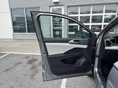 2025 Volkswagen Taos SEL 4MOTION