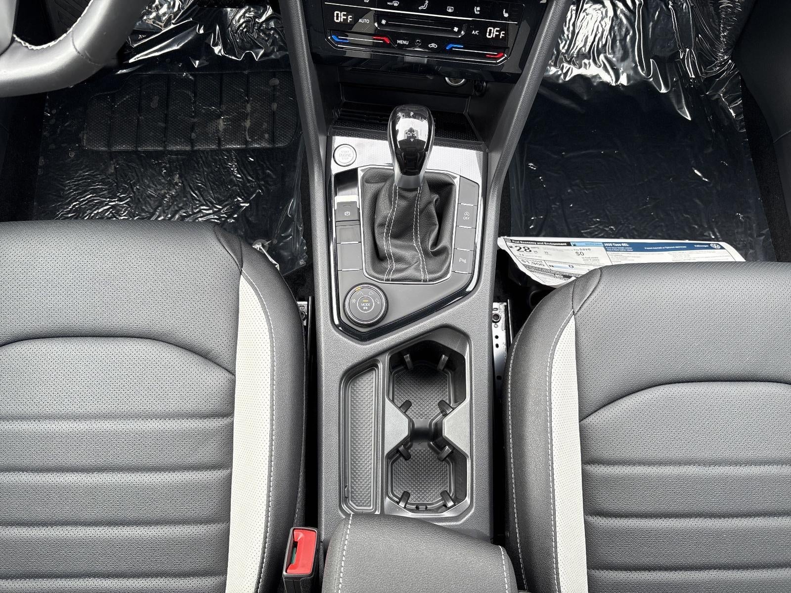 2025 Volkswagen Taos SEL 4MOTION