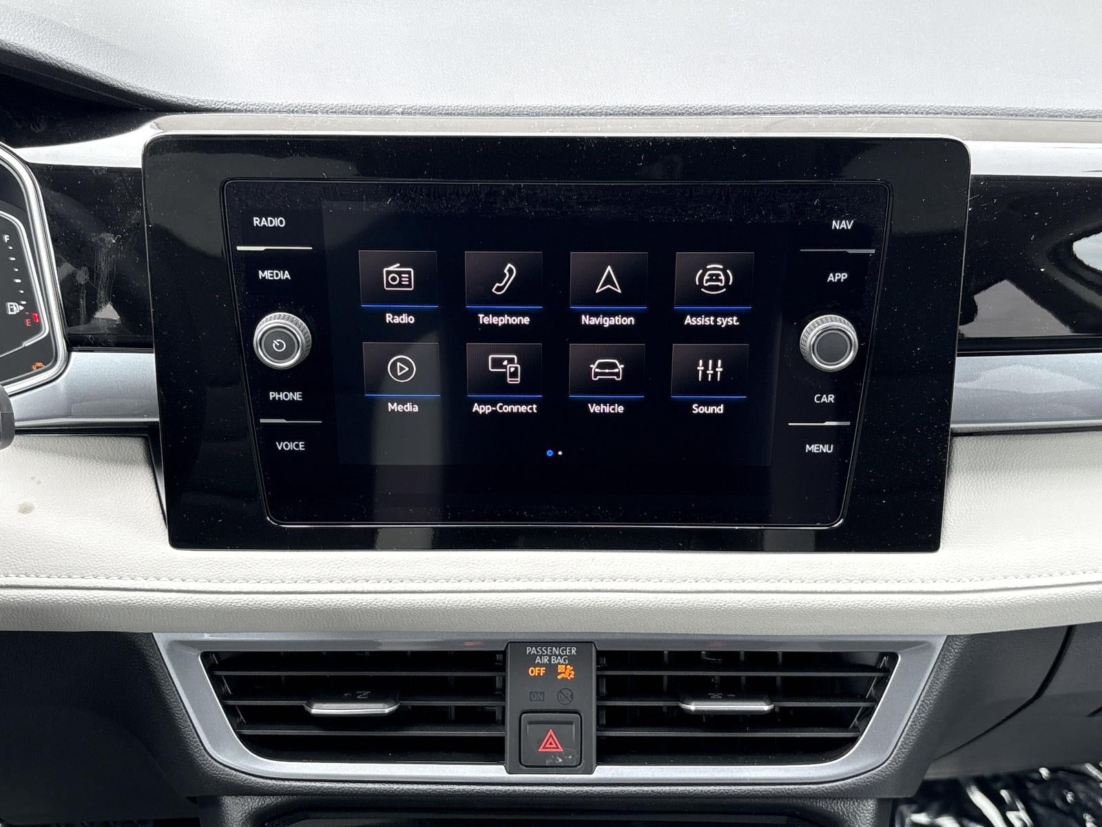 2025 Volkswagen Taos SEL 4MOTION