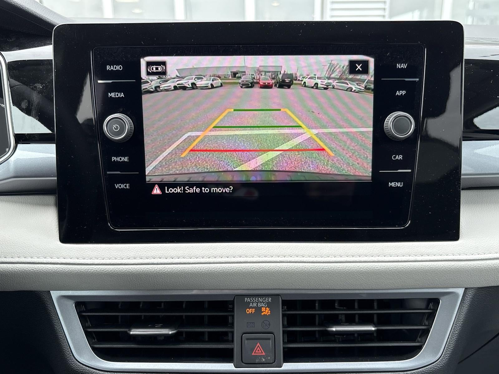 2025 Volkswagen Taos SEL 4MOTION