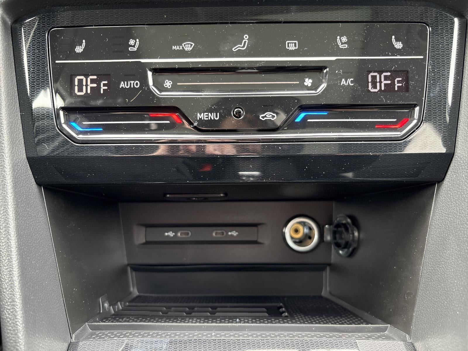 2025 Volkswagen Taos SEL 4MOTION