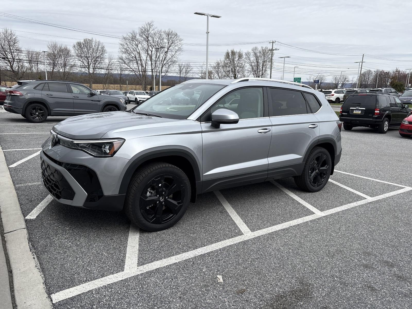 2025 Volkswagen Taos SEL 4MOTION