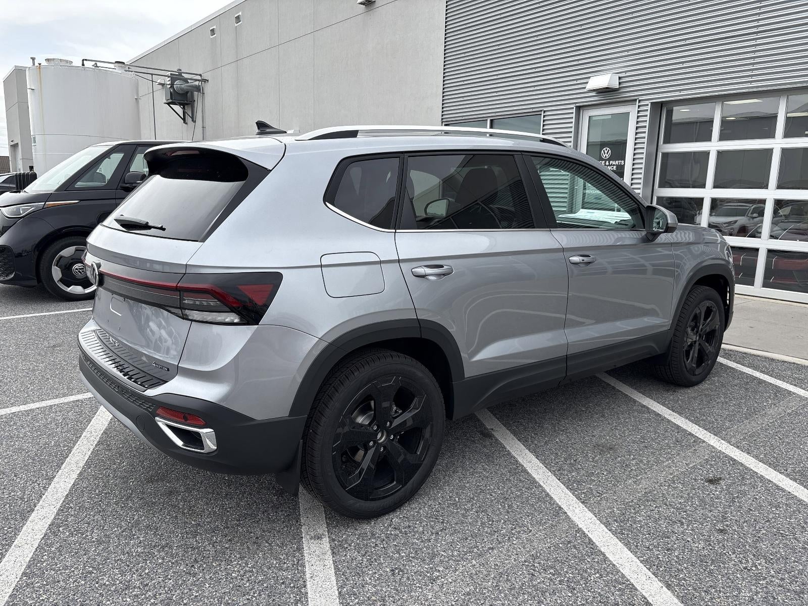 2025 Volkswagen Taos SEL 4MOTION