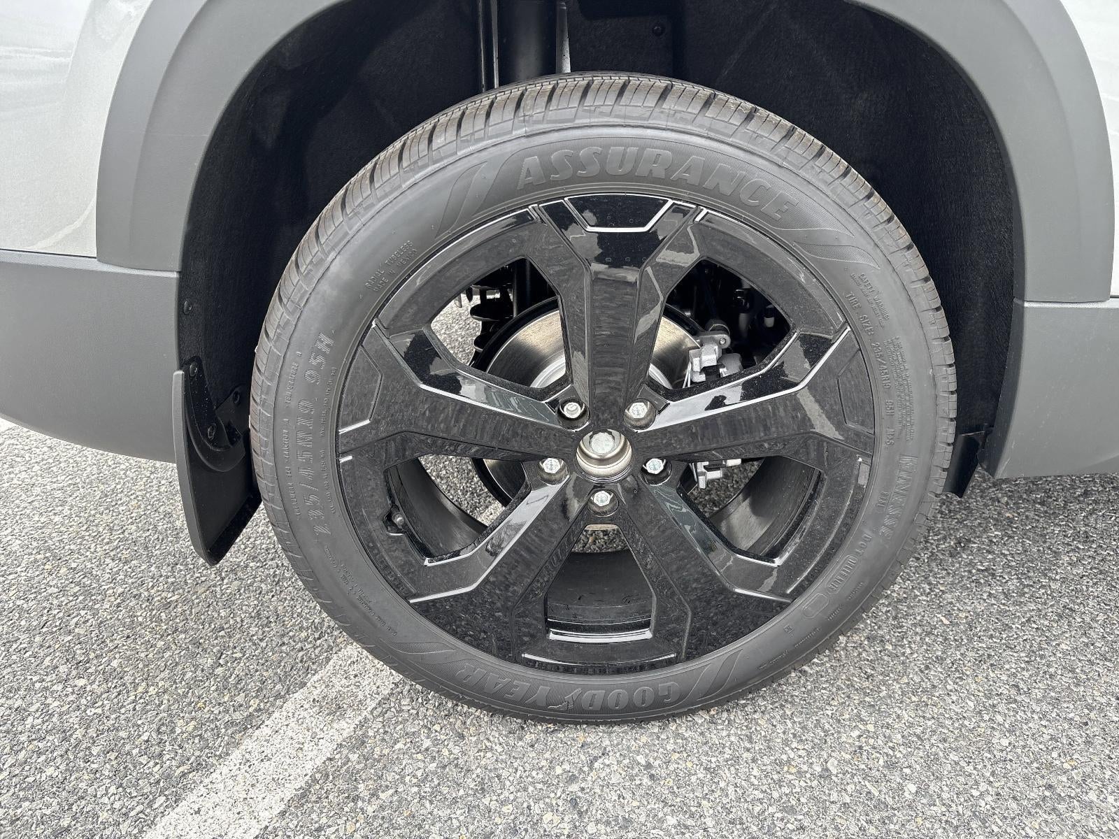 2025 Volkswagen Taos SEL 4MOTION