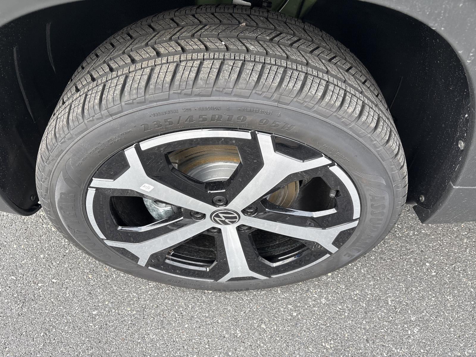 2026 Volkswagen Taos SEL 4MOTION