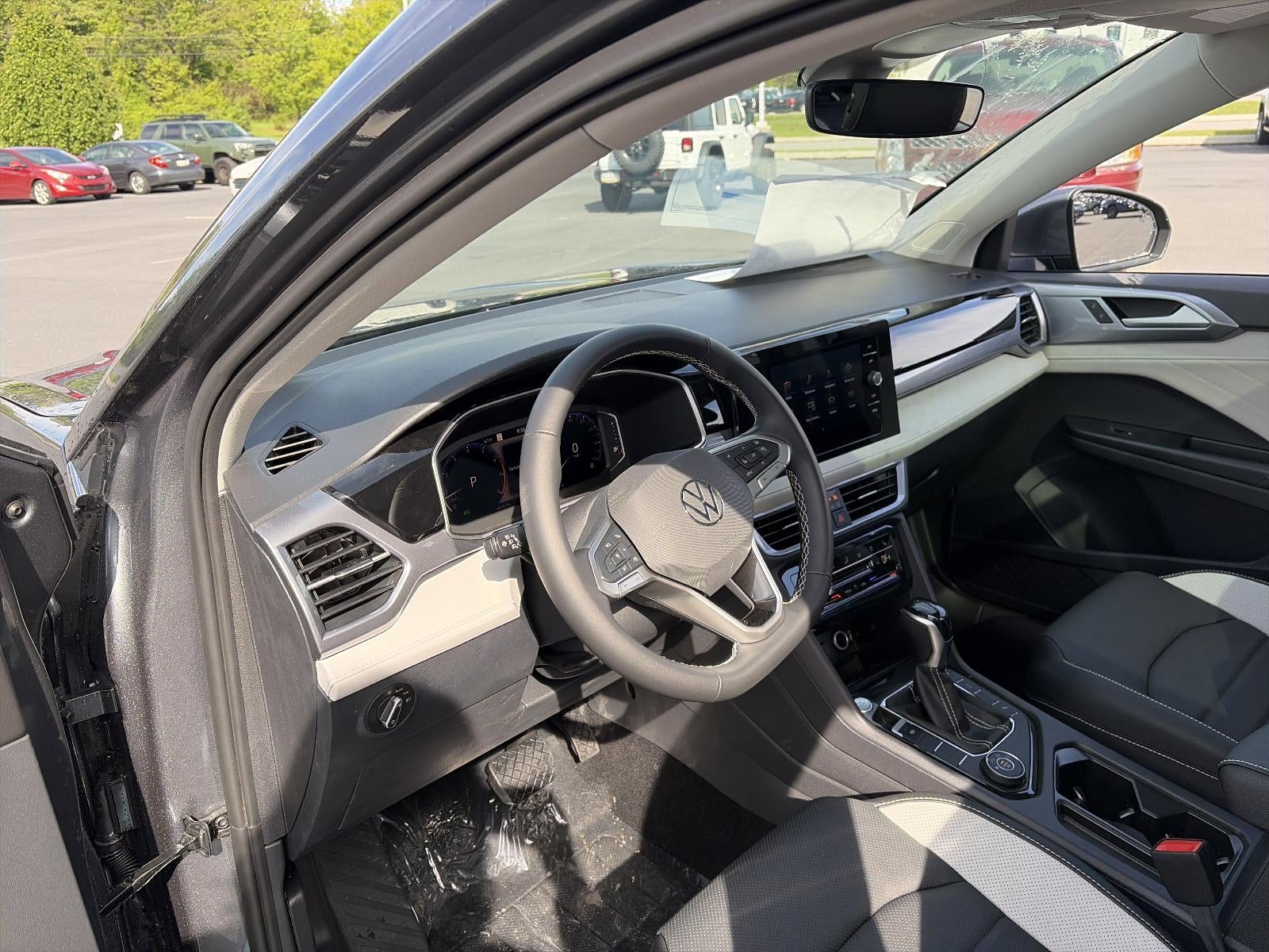2026 Volkswagen Taos SEL 4MOTION