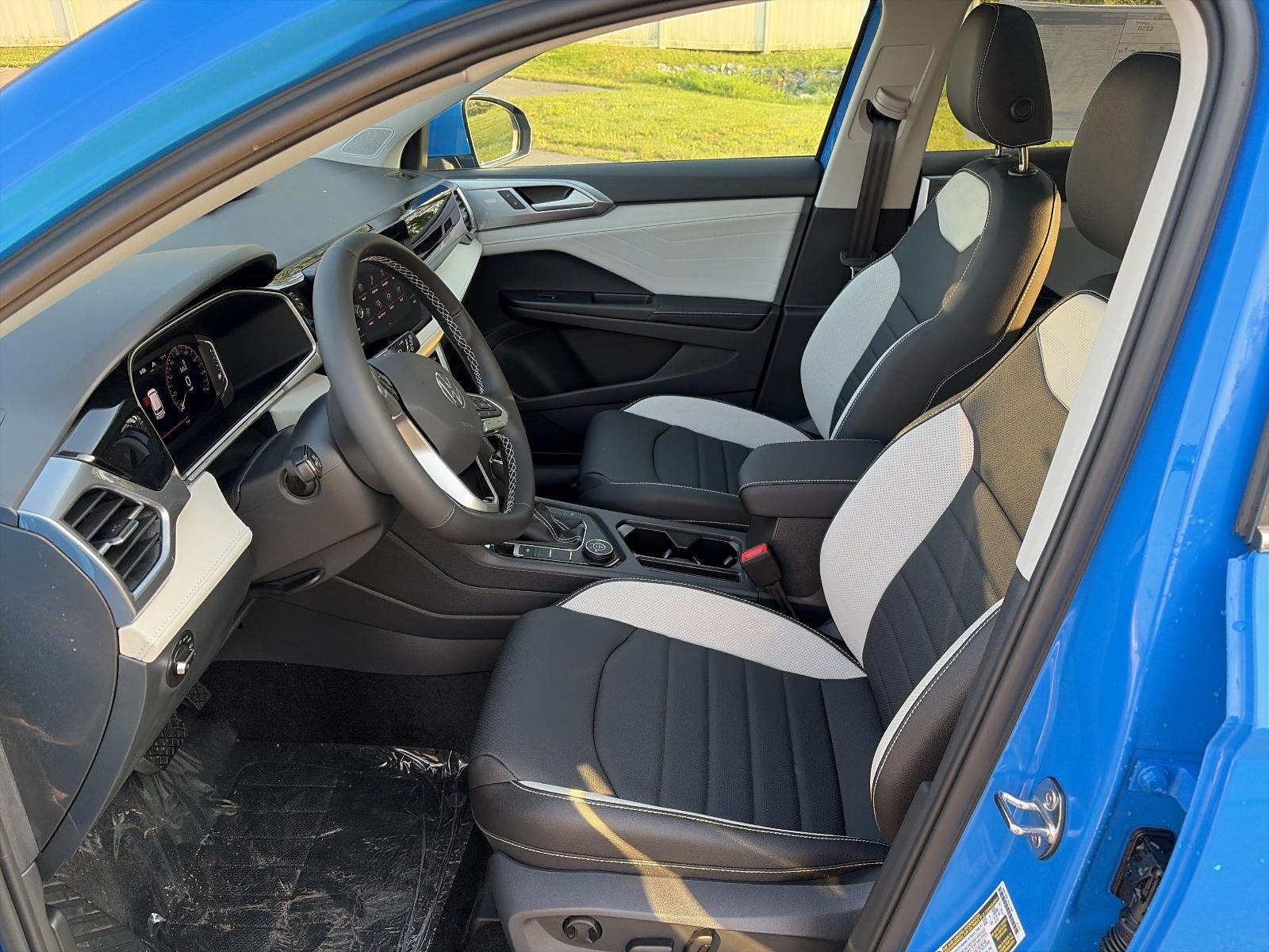 2027 Volkswagen Taos SEL 4MOTION