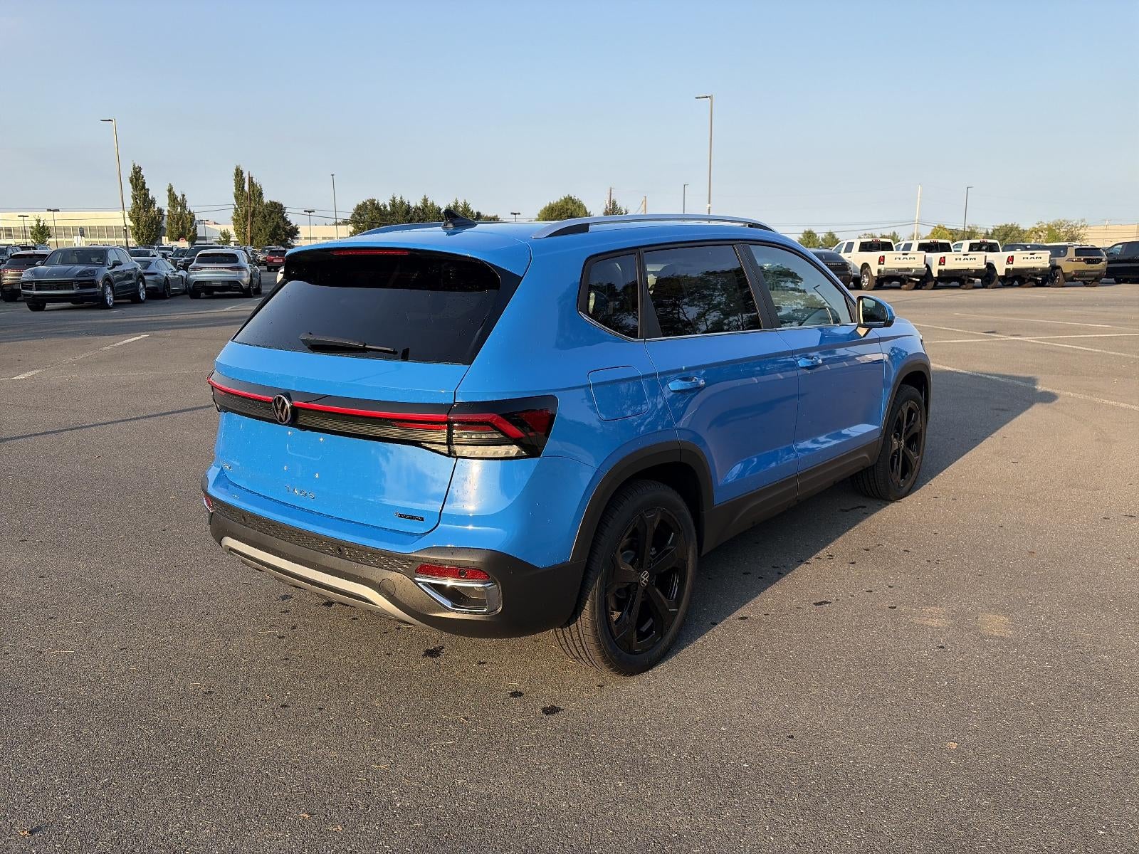 2027 Volkswagen Taos SEL 4MOTION