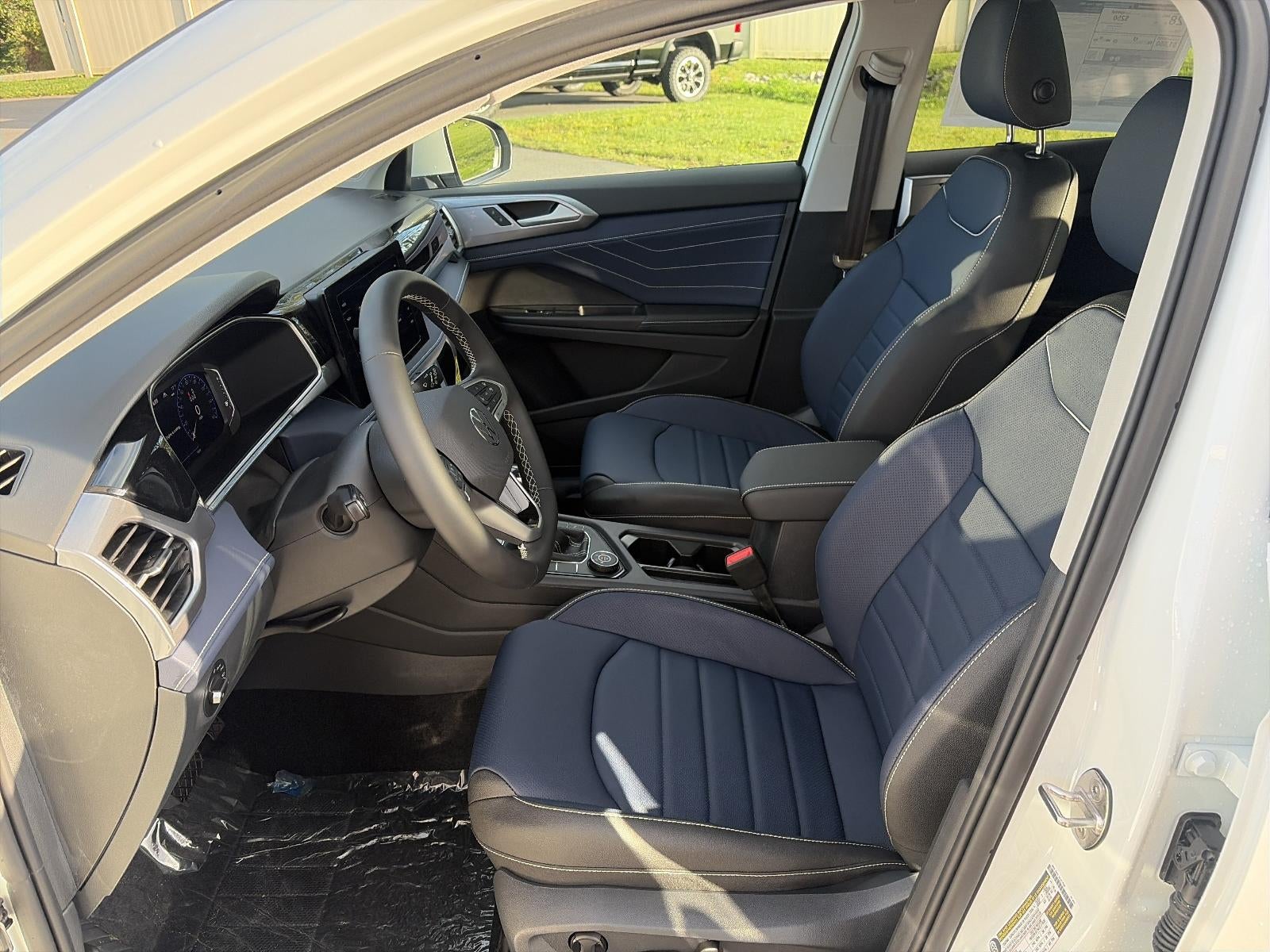 2027 Volkswagen Taos SEL 4MOTION