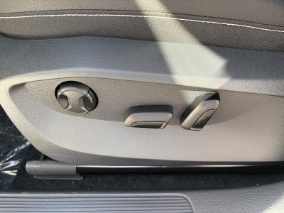 2027 Volkswagen Taos SEL 4MOTION