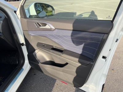 2027 Volkswagen Taos SEL 4MOTION